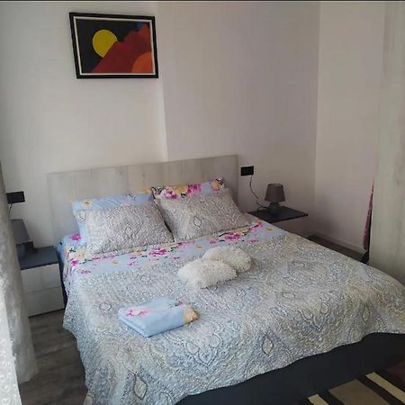 Апартаменты #1 Modern 1Br With Balcony In Up-And-Coming Hip Area Тирана Экстерьер фото