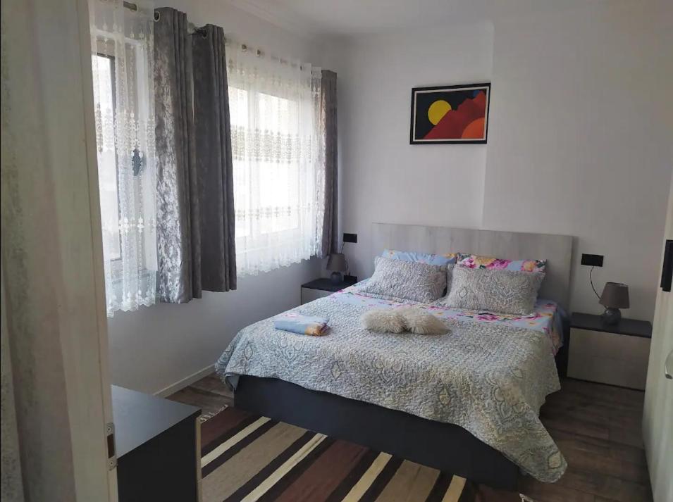 Апартаменты #1 Modern 1Br With Balcony In Up-And-Coming Hip Area Тирана Экстерьер фото