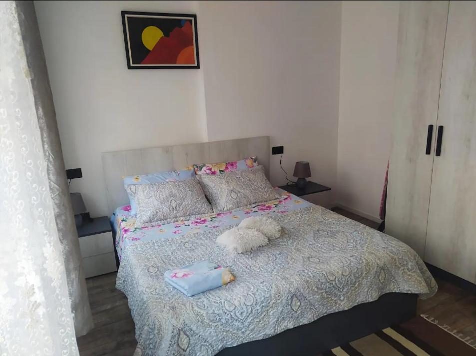Апартаменты #1 Modern 1Br With Balcony In Up-And-Coming Hip Area Тирана Экстерьер фото